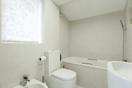 2 Bedroom Flat To Let - Photo 4