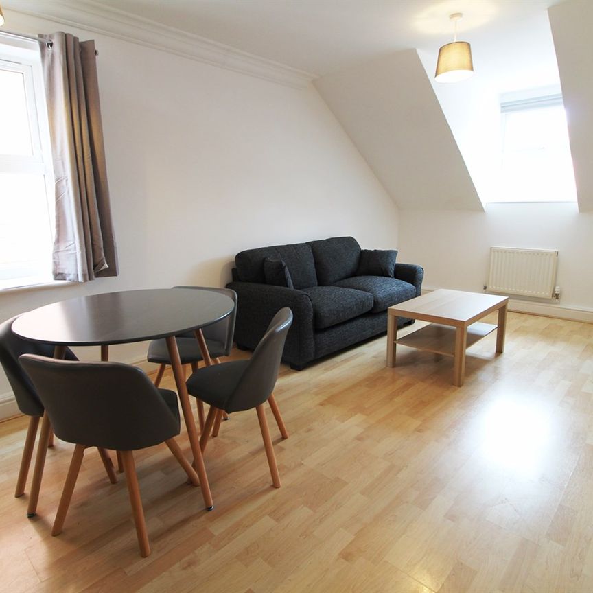 Belmont Court, Reading, RG1 1NS - Photo 1