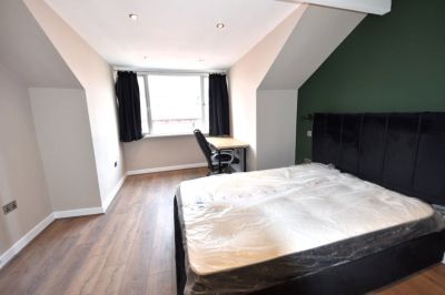 4 bedroom House in Thornville Street, Leeds - Photo 4
