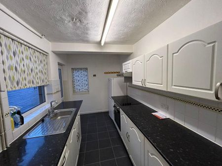 2 bedroom terraced house to rent - Photo 5