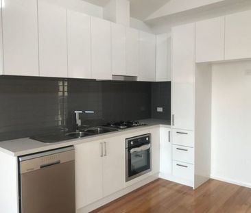 5/22 Green Street, Airport West, Vic 3042 - Photo 4