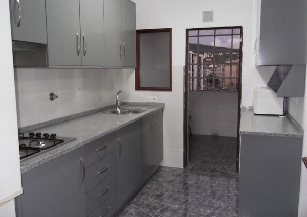 Otima suite para menina estudante Coimbra ISEC Polo2