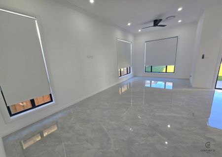 Brand New House for Lease in Box Hill - Photo 2