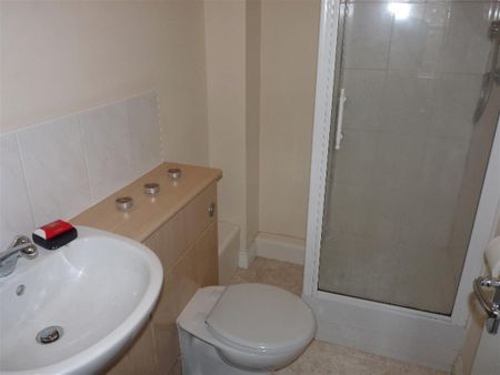 2 bedroom flat to rent - Photo 4