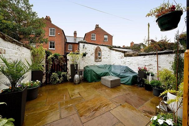 2 bedroom terraced house to rent - Photo 1