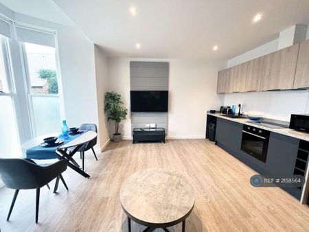 2 bedroom flat to rent - Photo 3