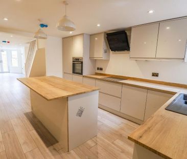 3 bedroom apartment to rent - Photo 4