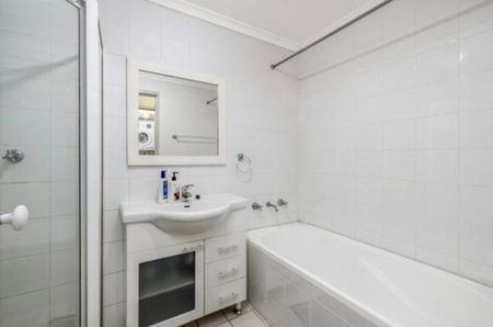 Strathfield - Photo 5