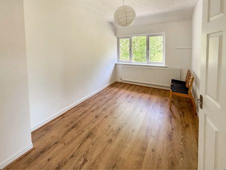 3 Bed Semi-Detached House, Rodbourne Road, B17 - Photo 3