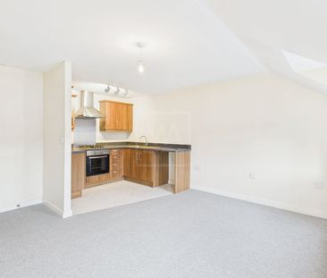 Rylands Drive, Warrington, WA2 - Photo 4