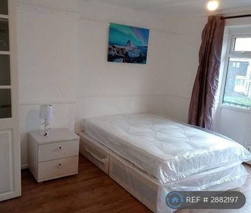 6 bedroom terraced house to rent - Photo 4