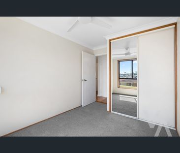 24 Haddington Drive, Cardiff South, NSW 2285 - Photo 6