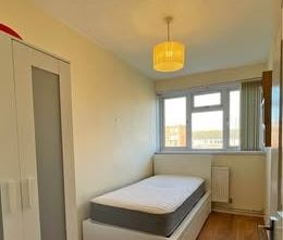 Room in a Shared House, Sambrook House, E1 - Photo 2