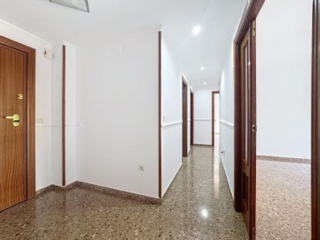 Flat for Rent in Torrent — Calle Benalup - Photo 5