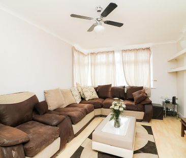 4 bedroom semi-detached house to rent - Photo 5