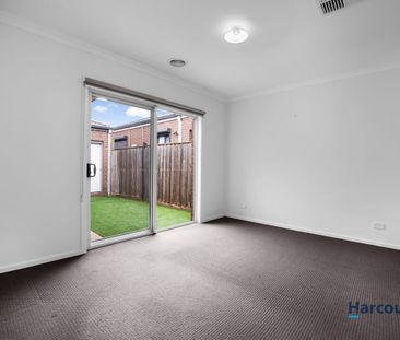 Beautiful Family home on Prime location and close to all the amenities - Photo 3