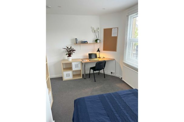 Room 1 - Photo 1