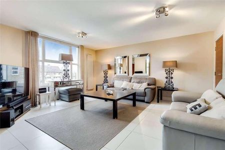 St. Johns Wood Park, London, NW8 - Photo 2