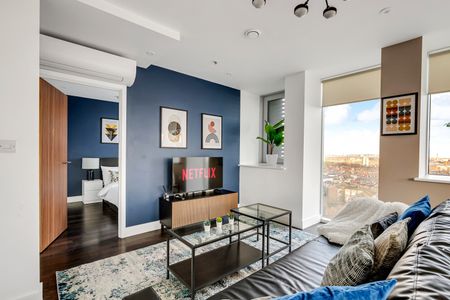 2 Bed Flat, Britannia Point, SW19 - Photo 2