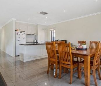 Apartment Close to La Trobe - Photo 1