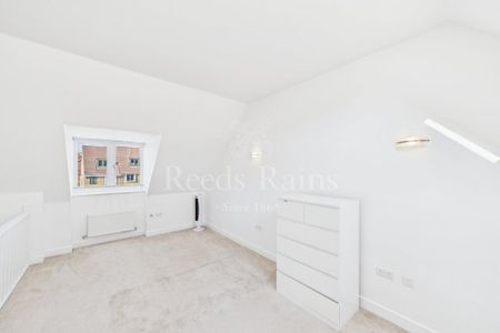 3 bedroom semi-detached house to rent - Photo 4