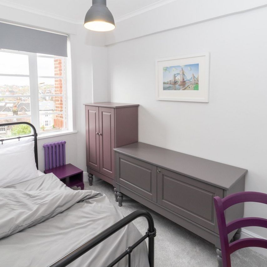 Studio Flat, Du Cane Court, SW17 - Photo 1