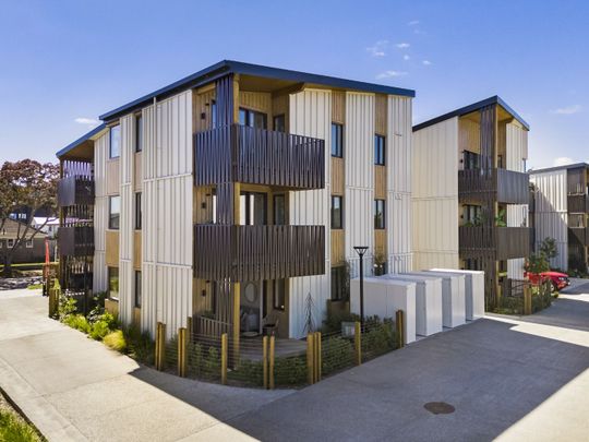 Brand New in Mount Albert! - Photo 1