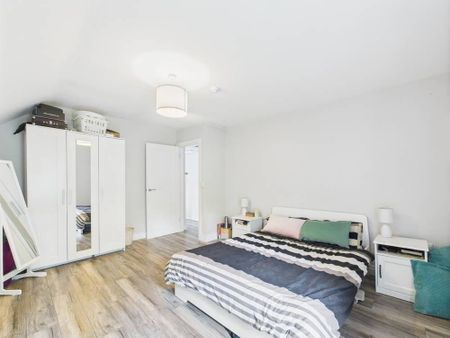 Apartment 6 12 Deramore Park, Belfast, BT9 5JT - Photo 5