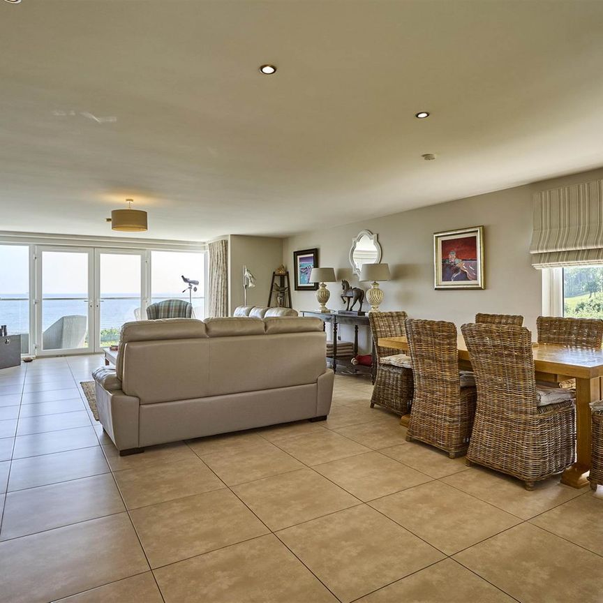 Apartment 2, 1 Fort Road, Helens Bay, BT19 1LD - Photo 1