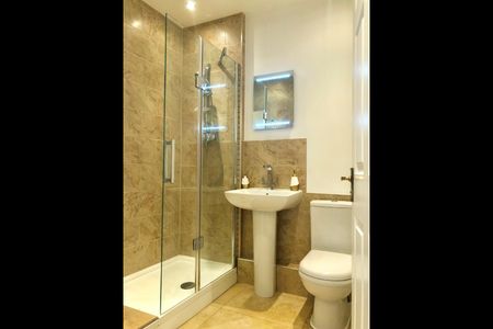 2 Bed Flat, St. Marys Grove, RG1 - Photo 3