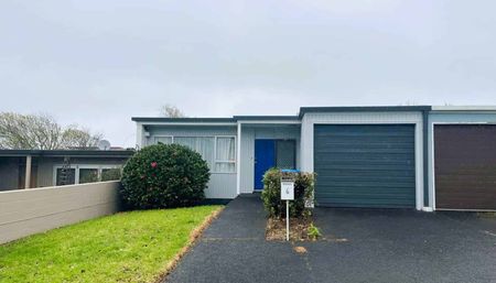 Great Location, Double Grammar Zone! - Photo 4