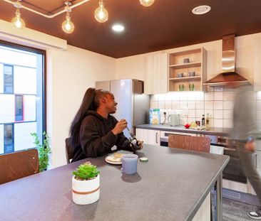 1 bedroom in a flat share to rent - Photo 5