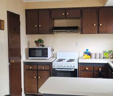 Beautiful tidy 2 bedroom home with large double bedrooms - Photo 1