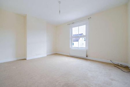 Langborough Road, RG40 - Photo 2