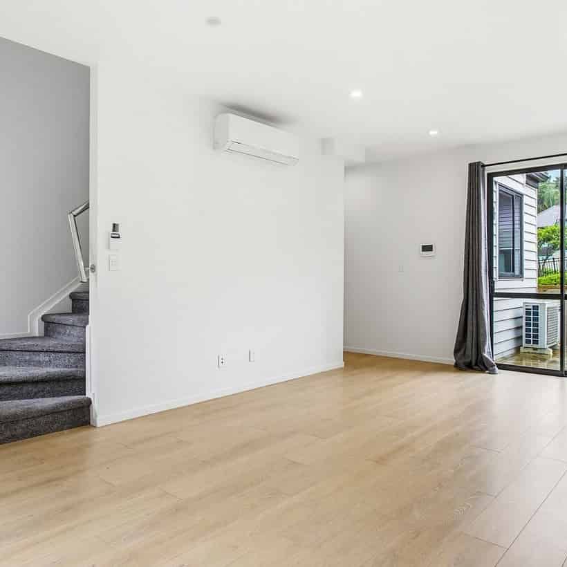 Stylish 4 Bedroom Home in Mt. Wellington - Photo 1