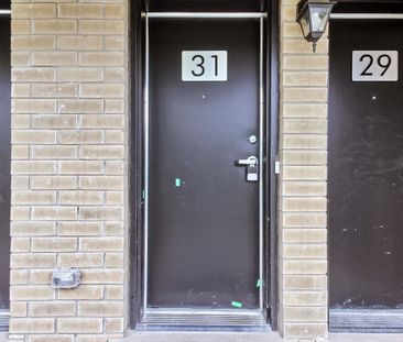 For Lease - 31 Appletree Lane, Barrie, Ontario - Photo 2