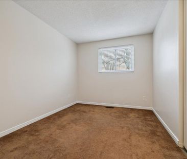 For Lease - 475 Woodview Road Unit# 6, Burlington, Ontario - Photo 4