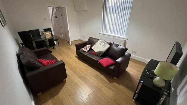 5 bedroom house share to rent - Photo 1