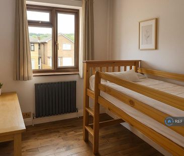 3 bedroom detached house to rent - Photo 5