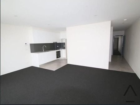Stylish & Central 1-Bed Unit in Marrickville - Photo 2