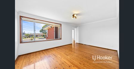 Spacious 4-Bedroom Family Home in Quiet Cul-de-Sac - Photo 4