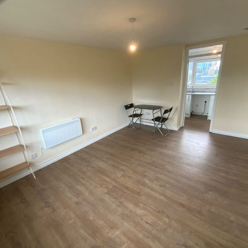 1 Bed Flat, St Mungo Avenue, G4 - Photo 1