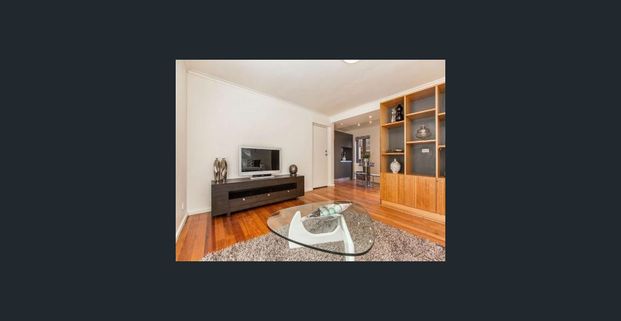 Convenient Ground Floor Apartment in Prime Cheltenham Location - Photo 1