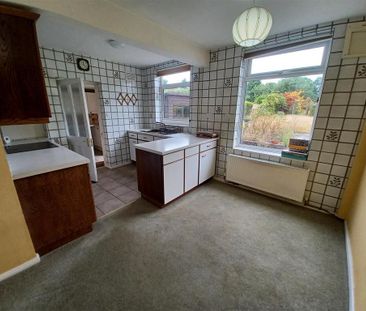 4 bedroom detached house to rent - Photo 2