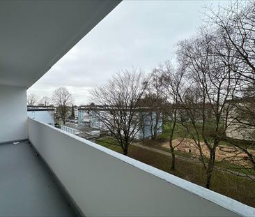 Geräumige 2-Zi.-Wohnung mit Balkon! - Photo 1