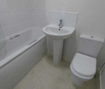 2 bedroom apartment to rent - Photo 6