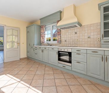 Ruime half open bebouwing met 3 slaapkamers, tuin en garage. - foto 6