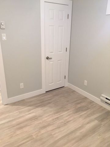 For Lease - 1258 Firestone Crescent Unit# B, Parkway Park - Queensway Terrace S and Area, Ontario - Photo 4