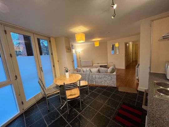 1 Bed Flat, Wheeleys Lane, B15 - Photo 1