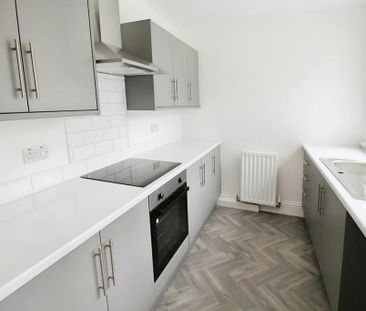 3 bedroom terraced house to rent - Photo 6